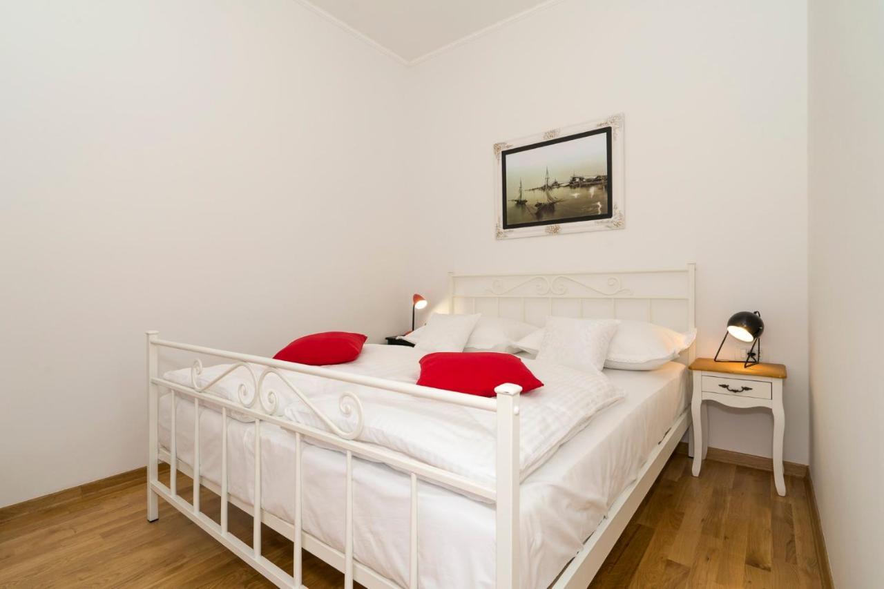 Apartment Dinka With Terrace Σπλιτ Εξωτερικό φωτογραφία