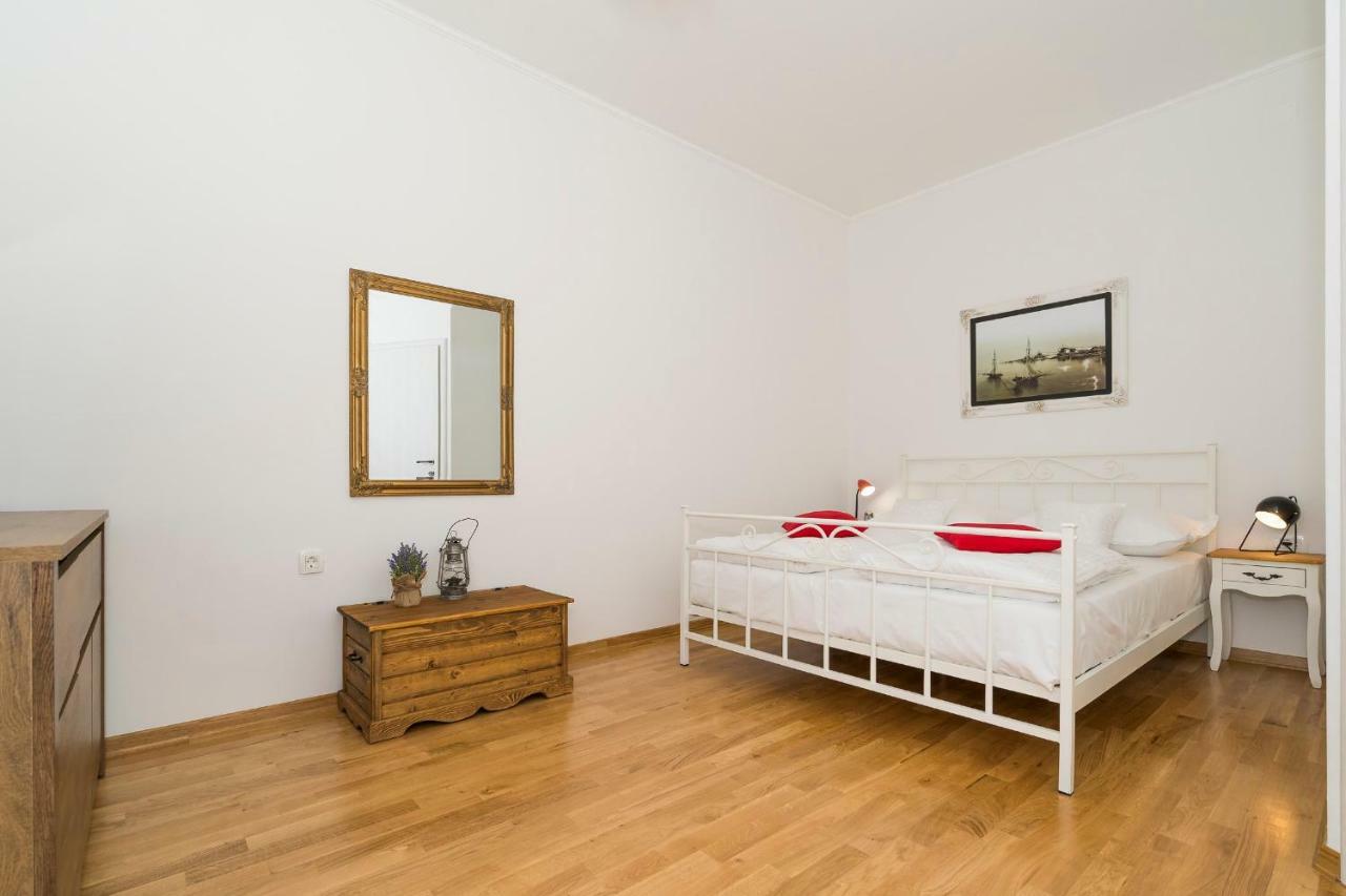 Apartment Dinka With Terrace Σπλιτ Εξωτερικό φωτογραφία
